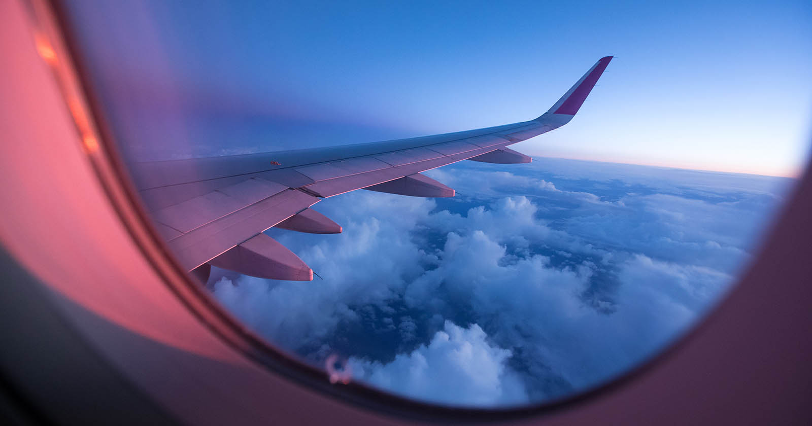 چگونه از پنجره هواپیما عکس بگیریم